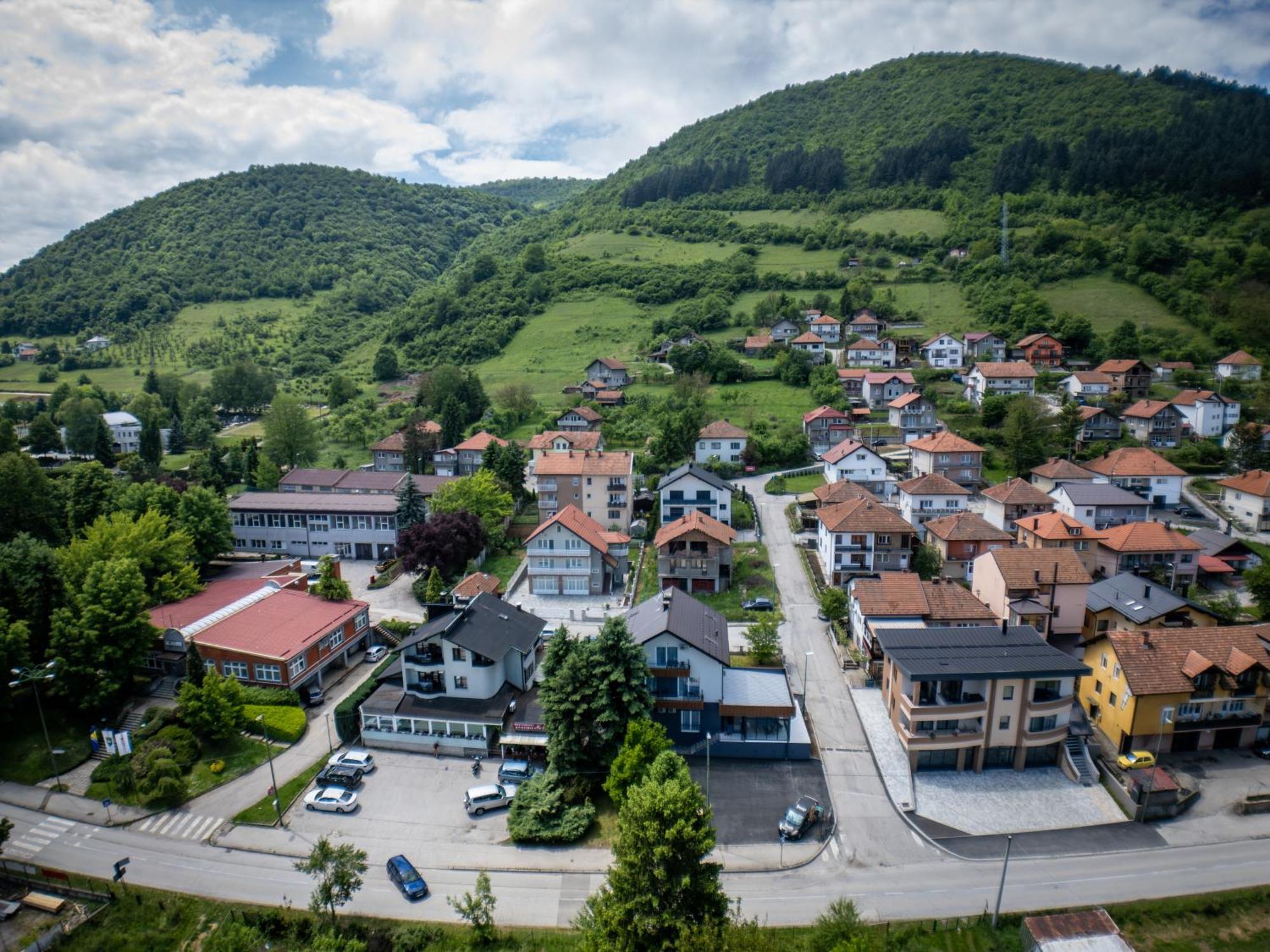 Sunny Corner Apartments Visoko Zewnętrze zdjęcie
