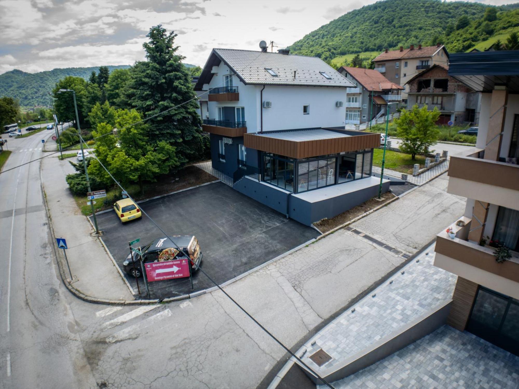 Sunny Corner Apartments Visoko Zewnętrze zdjęcie