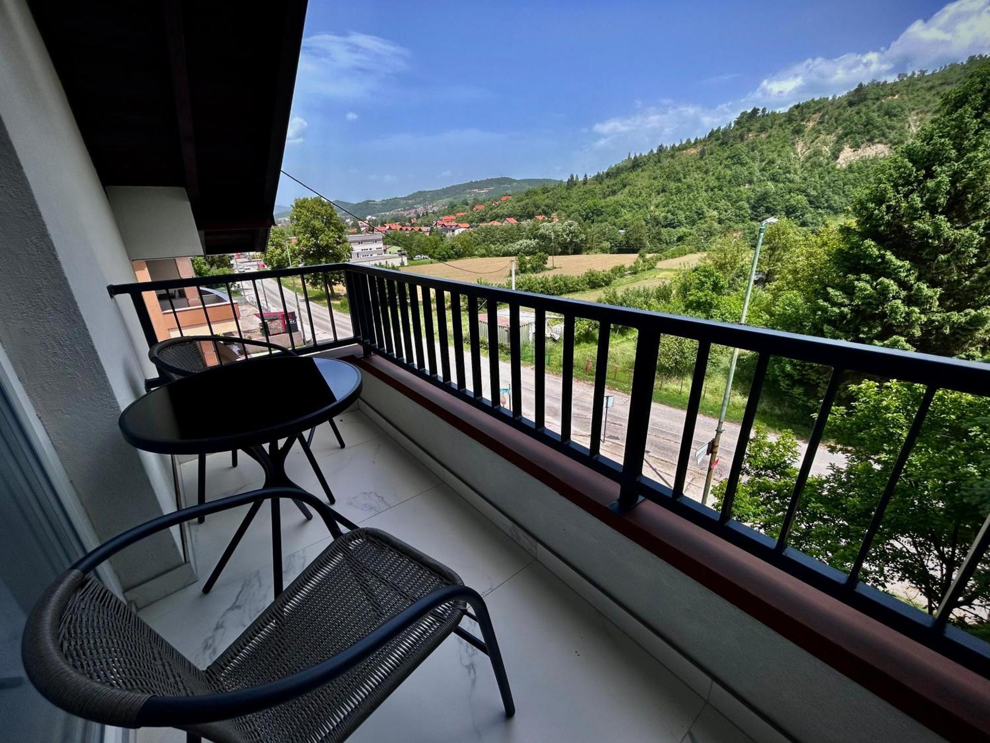 Sunny Corner Apartments Visoko Zewnętrze zdjęcie